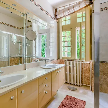 Awesome In 度假居 Lencloître