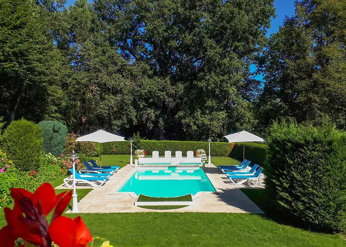 Awesome In Prázdninový dům Lencloître